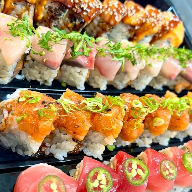 4 Specialty Roll Platter.