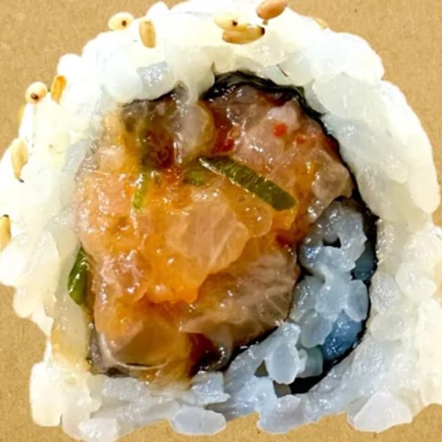 Spicy Yellowtail Roll (Limited).